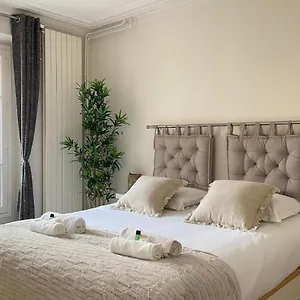  Apartment Pergo